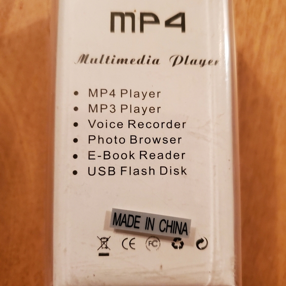 MP4 Player Multimedia Player MP3 Voice Recorder Photo Browser E Book Reader USB - Picture 3 of 4